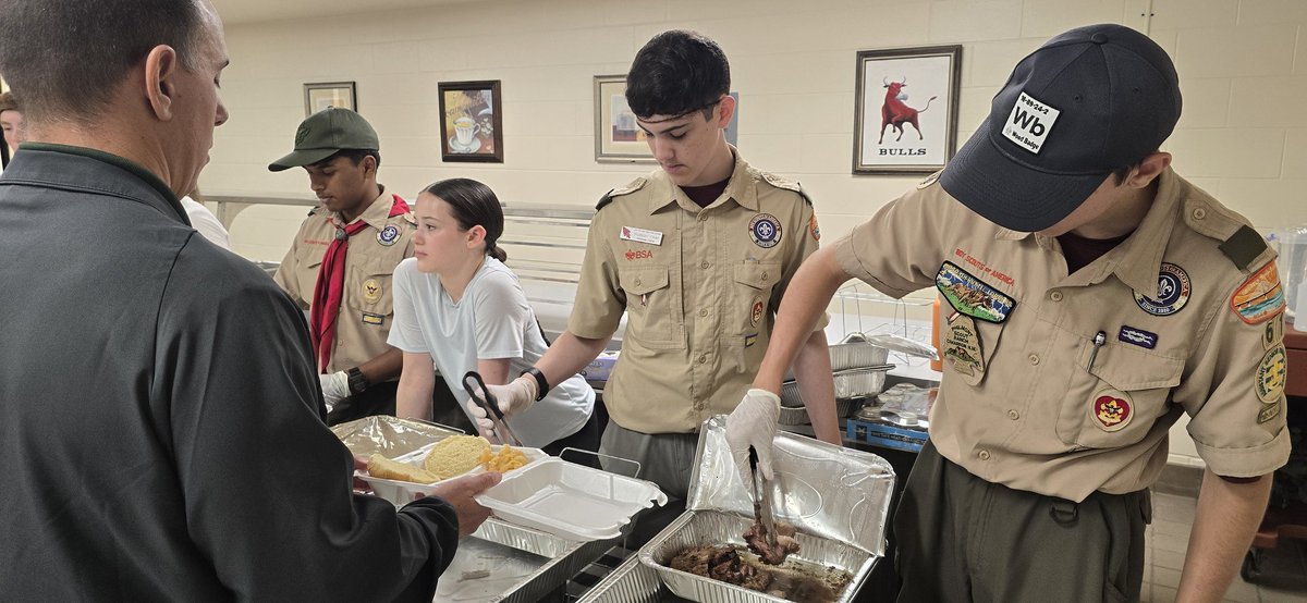 A huge "thank you" to the amazing crew from Boy Scout Troop 61 Valrico, FL for helping us provide lunch to the teachers and staff at <a href="/BloomingdaleSHS/">Bloomingdale SHS</a> today! We appreciate your consistent support of our community. ❤️