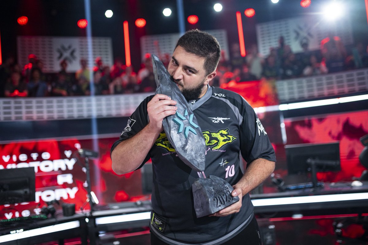 M8 beyAz tweet media