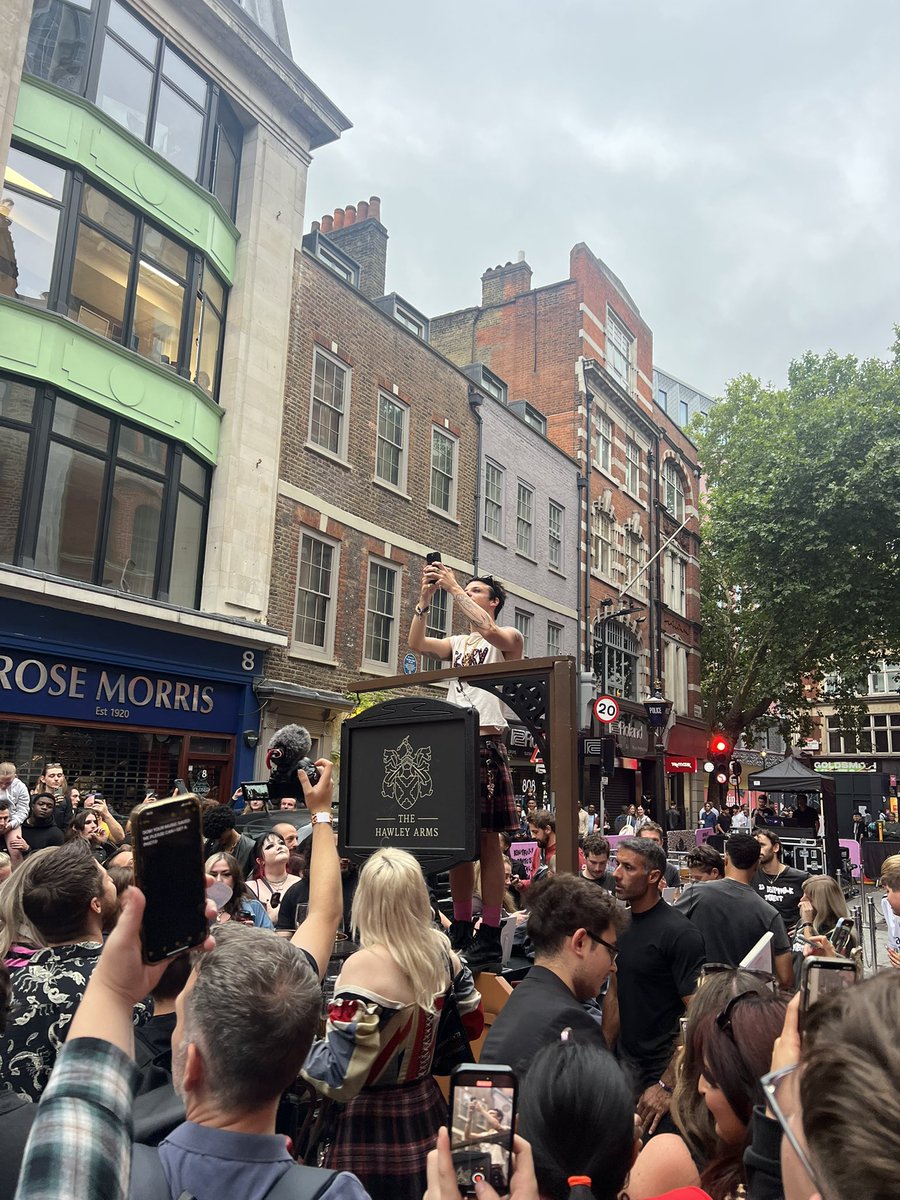 In this moment in Denmark Street: Yungblud 🤘