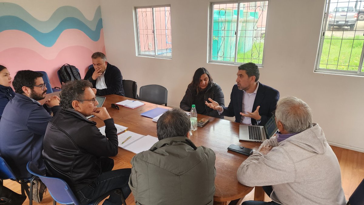 SISS (@siss_chile) on Twitter photo 🤝 En terreno en #Huasco
Junto al alcalde Genaro Briceño, dirigentes de la Mesa Ciudadana de #Huasco y <a href="/nuevaatacama/">Nueva Atacama</a> el equipo #SISS de #Atacama informó sobre el proceso de fiscalización por reclamos de vecinos por aumento de consumo y las medidas aplicadas por la sanitaria 💧🔍 🤝 En terreno en #Huasco
Junto al alcalde Genaro Briceño, dirigentes de la Mesa Ciudadana de #Huasco y <a href="/nuevaatacama/">Nueva Atacama</a> el equipo #SISS de #Atacama informó sobre el proceso de fiscalización por reclamos de vecinos por aumento de consumo y las medidas aplicadas por la sanitaria 💧🔍