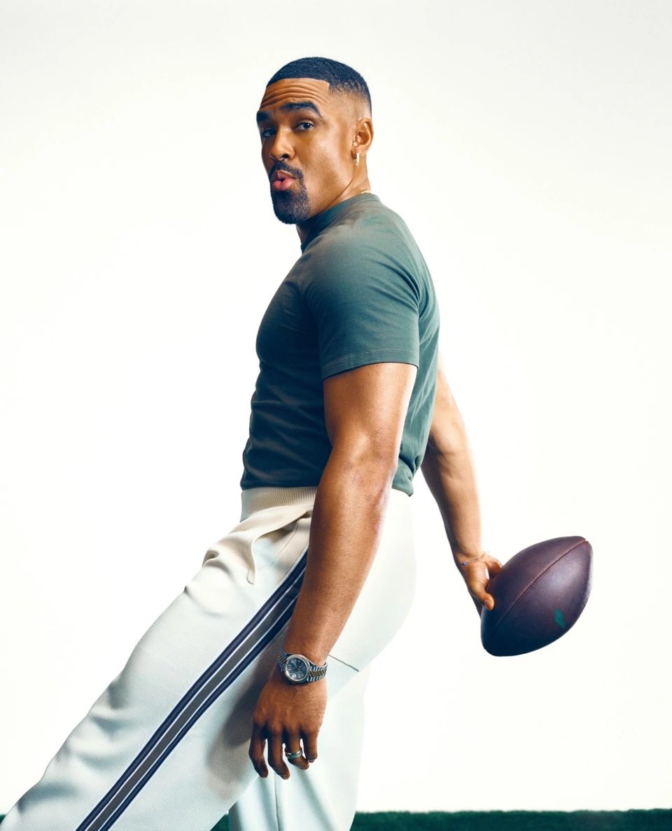 Happy 27th Birthday to the NFL's finest, Jalen Hurts! 💚