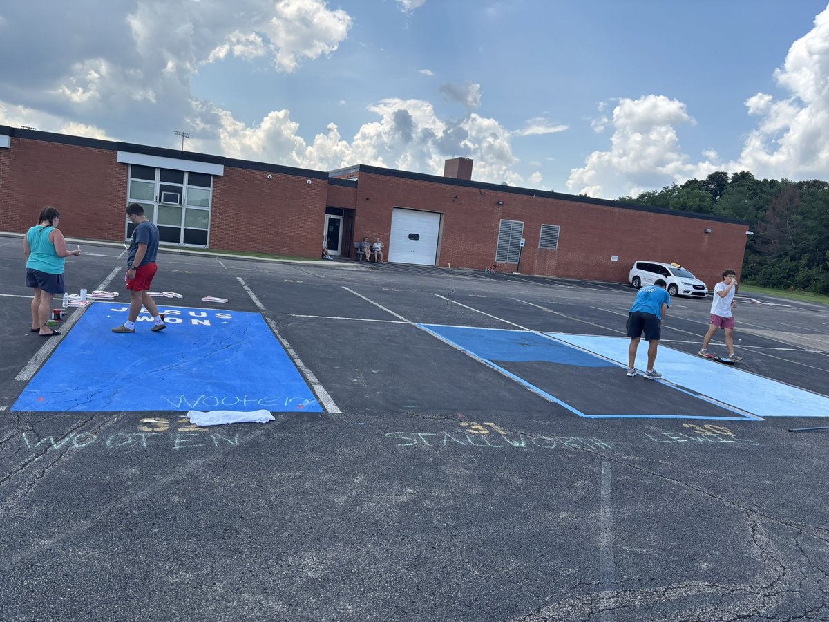 cardinal_chirp's tweet image. Our Parking Lot Painting Party for the Class of 2026 was a huge success, filled with creativity, school spirit, and a whole lot of fun!

The spots look great, and we couldn’t be more excited to kick off the school year. See you in a week, Cardinals!