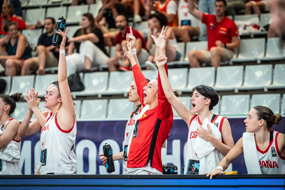 🏀Baloncesto l Europeo U20🇵🇹

La selección femenina🇪🇸 A SEMIFINALES del Europeo U20 tras ganar por 77-65 a Turquía

Desde el año 2006, España ha estado en todas las semifinales de este campeonato y ha sido campeona en nueve ocasiones, dominio absoluto