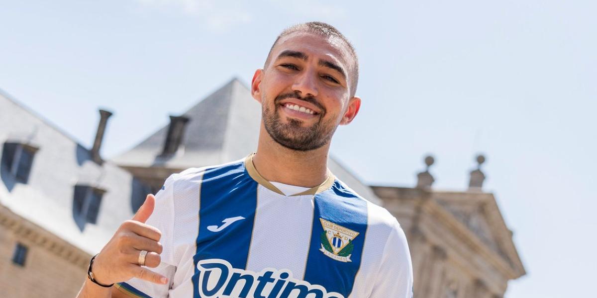 solofichajes123 (@solofichajes123) on Twitter photo Contactos del <a href="/RealOviedo/">Real Oviedo</a> con el delantero de 29 años Munir El Haddadi para intentar convencerlo de su fichaje, como apunta <a href="/__AngelGarcia__/">Cazurreando</a>
▪️ Actualmente se encuentra sin equipo tras el descenso del <a href="/CDLeganes/">C.D. Leganés</a> Contactos del <a href="/RealOviedo/">Real Oviedo</a> con el delantero de 29 años Munir El Haddadi para intentar convencerlo de su fichaje, como apunta <a href="/__AngelGarcia__/">Cazurreando</a>
▪️ Actualmente se encuentra sin equipo tras el descenso del <a href="/CDLeganes/">C.D. Leganés</a>