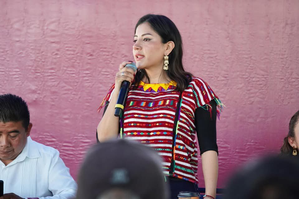 Monitor Oaxaca (@monitoroaxaca) on Twitter photo Diputada <a href="/NatyJimenezOax/">Naty Jiménez</a> condena apropiación cultural por parte de <a href="/adidasMX/">adidas México</a>
facebook.com/share/p/1731e9…
<a href="/salomonj/">Salomón Jara Cruz</a> Diputada <a href="/NatyJimenezOax/">Naty Jiménez</a> condena apropiación cultural por parte de <a href="/adidasMX/">adidas México</a>
facebook.com/share/p/1731e9…
<a href="/salomonj/">Salomón Jara Cruz</a>