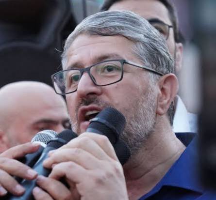 🗣️ Gazeteci-yazar Bekir Sıtkı Şirin:

“Bugünlerde Muhammed Emin Yıldırım hocaya karşı akıl almaz bir saldırı yaşanıyor. 

Toplum dilinde trol denilen bir kitle ağza alınmayacak sözler ediyorlar kendisine…

Ben açıkçası bu sürecin Muhammed Emin Yıldırım hocanın suçu(!) olduğunu