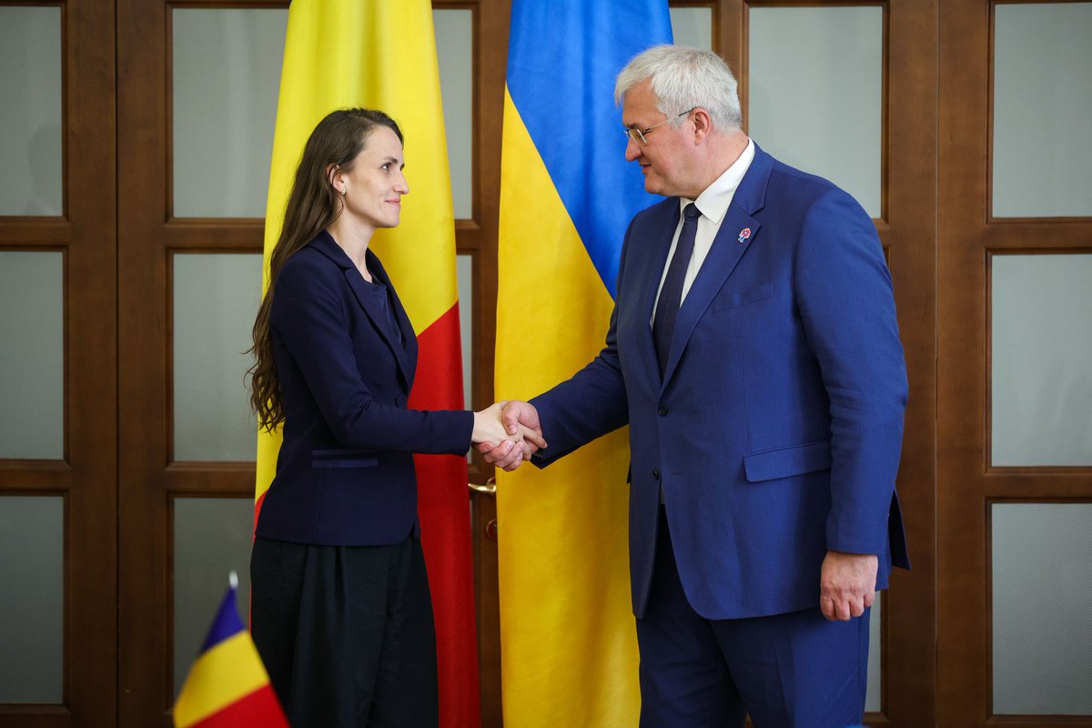 Toiu Oana (@oana_toiu) on Twitter photo Întrevedere productivă și un dialog substanțial cu omologul meu, ministrul de externe al Ucrainei, <a href="/andrii_sybiha/">Andrii Sybiha 🇺🇦</a>. Este prima vizită bilaterală oficială a unui ministru român de externe la Kiev de la începutul agresiunii ruse.
Am reafirmat sprijinul României pentru independența, Întrevedere productivă și un dialog substanțial cu omologul meu, ministrul de externe al Ucrainei, <a href="/andrii_sybiha/">Andrii Sybiha 🇺🇦</a>. Este prima vizită bilaterală oficială a unui ministru român de externe la Kiev de la începutul agresiunii ruse.
Am reafirmat sprijinul României pentru independența,