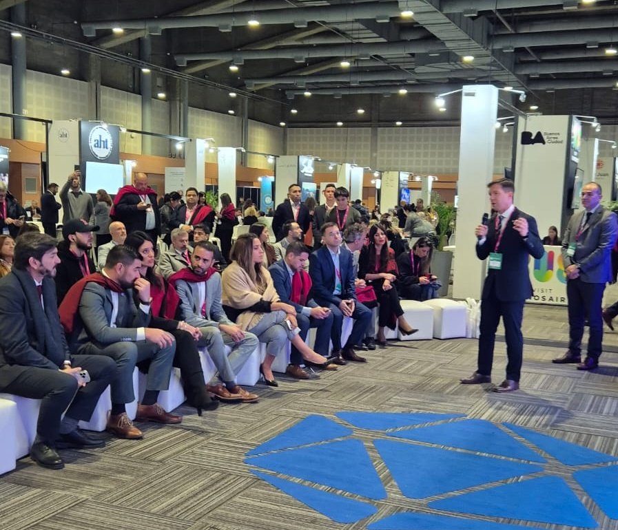 🎤 Corrientes en #MeetUpArgentina 2025 

Estuve presente en la presentación de "Destino Sede" de Corrientes dónde expusieron oportunidades y estrategias para potenciar la industria de reuniones y eventos en la región.

<a href="/CorrientesGob/">Gobierno de Corrientes</a>
<a href="/municorrientes/">Municipalidad de Corrientes</a>

#MeetUp2025 #Corrientes