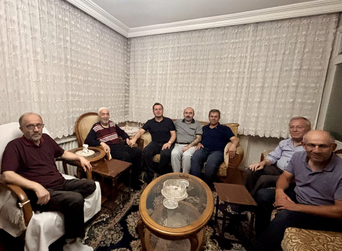 Millî Görüş’ün Afyonkarahisar’daki öncülerinden, Saadet Partimizin kurucularından, manevi desteğini daima hissettiğimiz Hasan Fışkın Ağabeyi evinde ziyaret ederek duasını aldık.

Kıymetli büyüğümüze sağlık, afiyet ve hayırlı ömürler diliyorum.