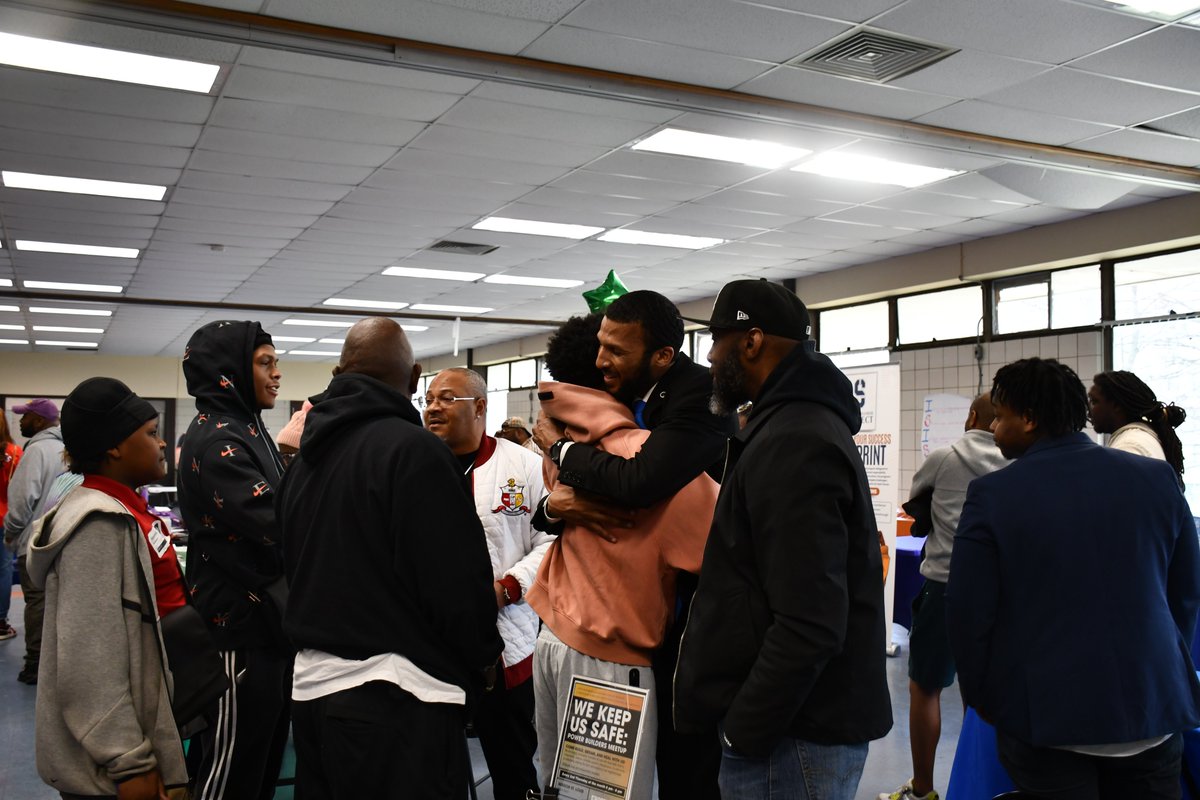 Looking for help or resources? The St. Louis Office of Violence Prevention offers CVI support in areas like crisis response, youth programs, domestic violence services, employment, reentry, trauma support &amp; more. Explore now: stlouis-mo.gov/ovp  

 #STLOVP #CVI #Support