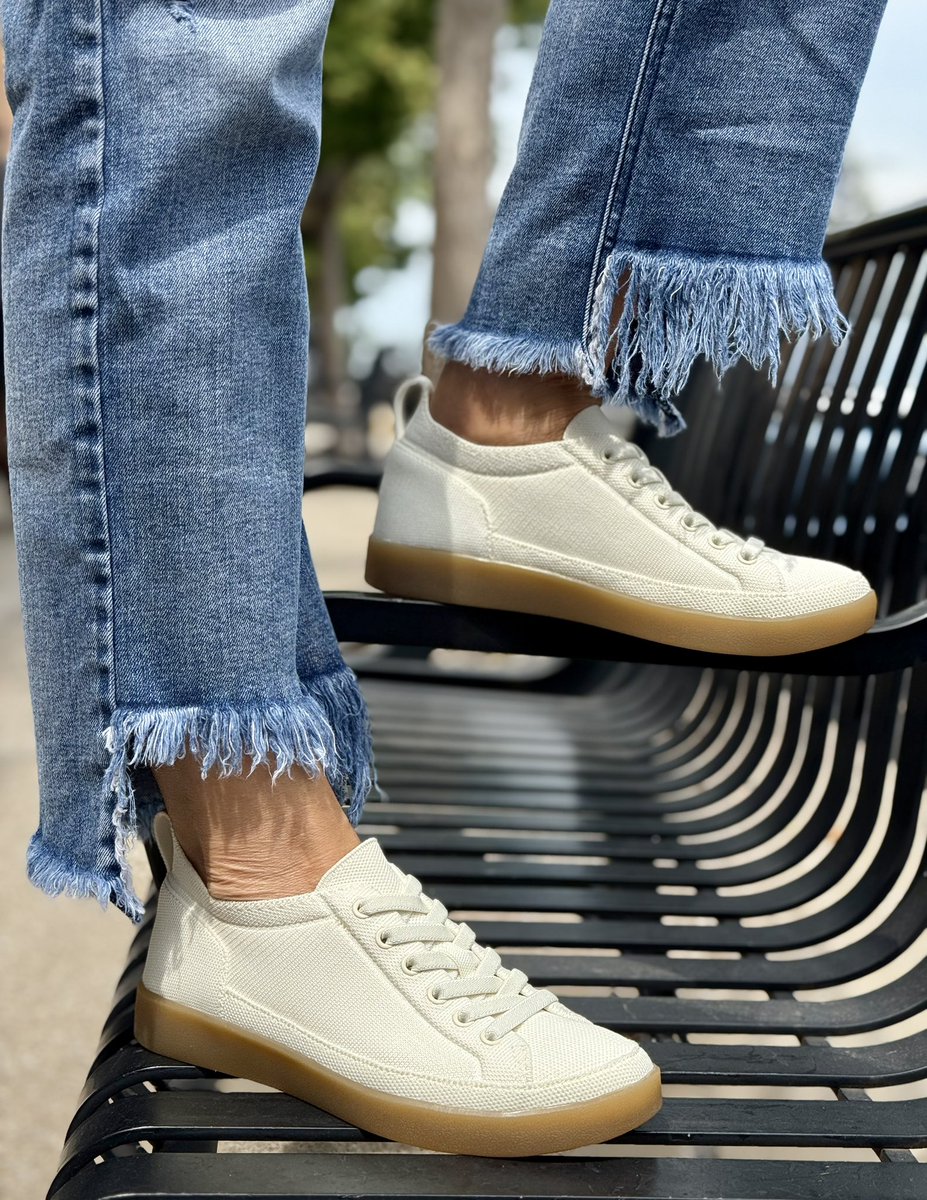 DryersShoeStore's tweet image. NEW bungee lace sneakers from Vionic! #vionic #vionicshoes #fashionsneakers #dryersshoestore #discoverthedistrict