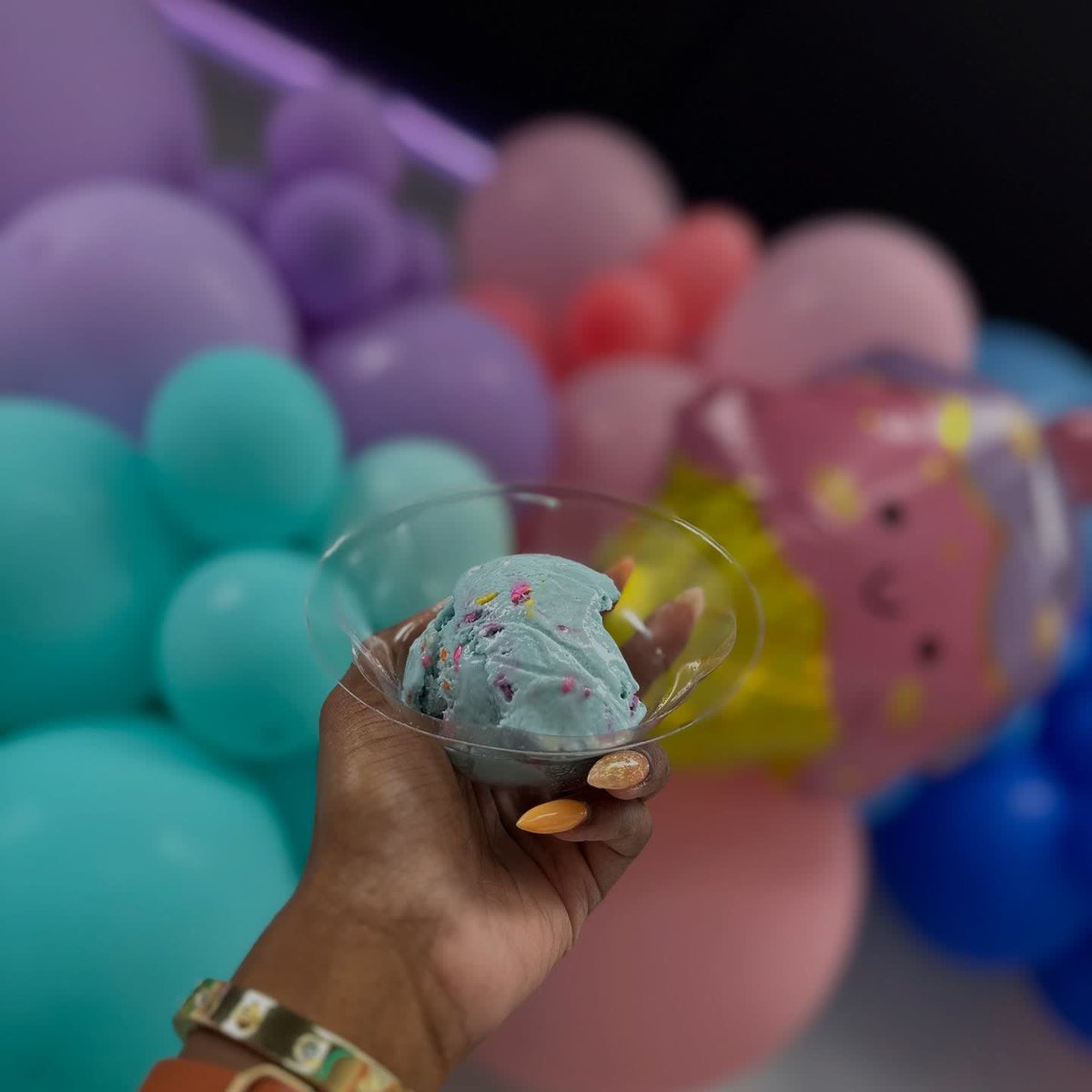 🌟 #SoINFunTrail Special Offer Highlight 🌟

📍 Taylor's Cereal Bowl Kitchen - SoIN Fun Trail passholders get $1 off a scoop of ice cream!

Click the link to sign up for the FREE SoIN Fun Trail passport now! bit.ly/3SkEzui

#GoSoIN