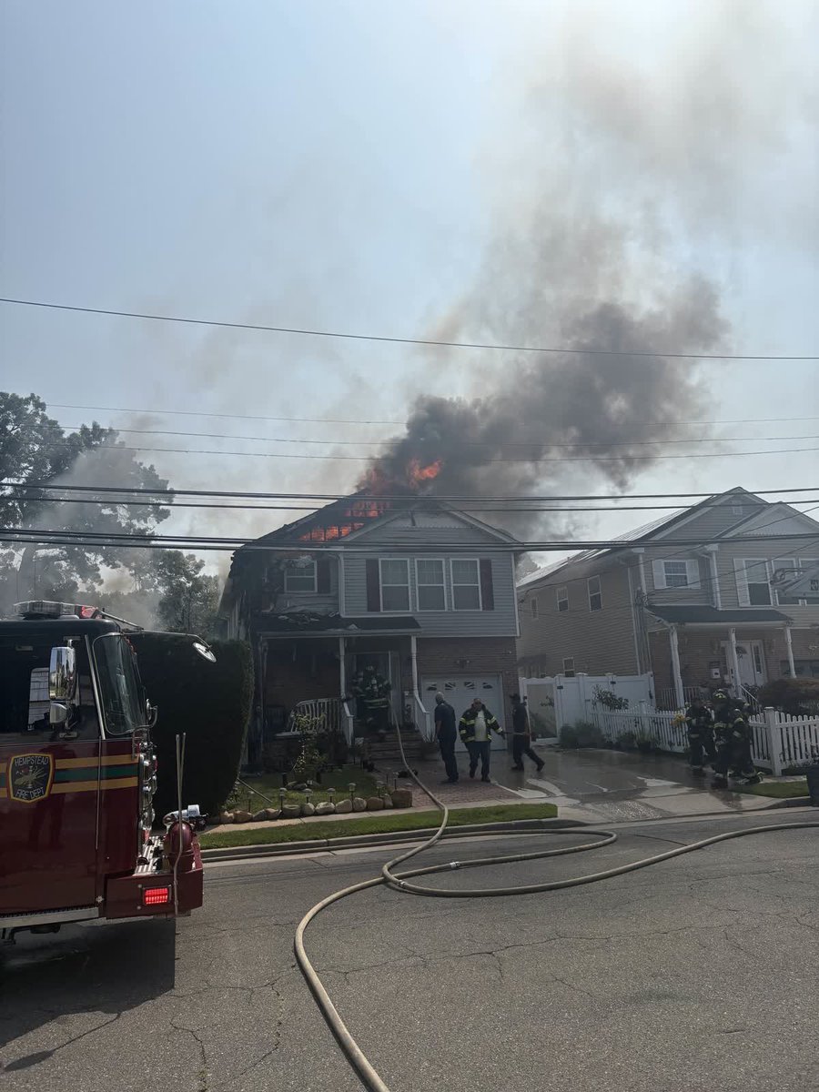 Earlier Today
#workingfire #longisland #hempsteadny #ny 📸:NotMine