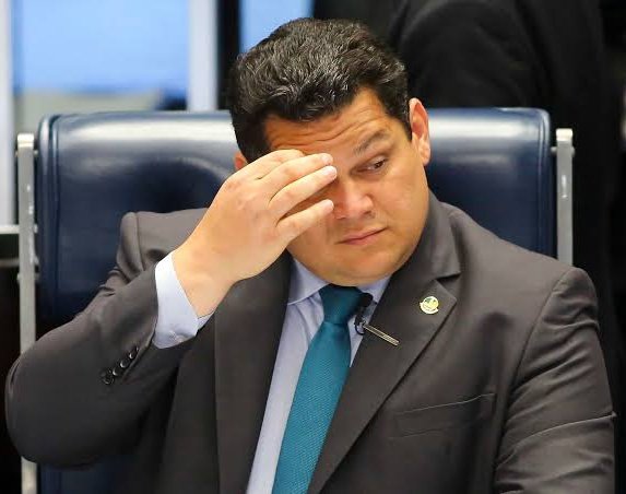 🔴ÚLTIMA HORA: Campanha de Boicote contra Hugo Motta e Alcolumbre nas Eleições 2026, Explode nas redes sociais.

"Não votem nesses LIXOS" diz internauta.