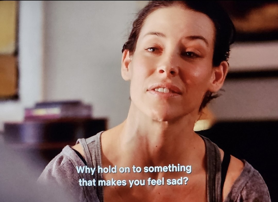 Kate quote motivating me to declutter my home #LOST #decluttering #kateausten #evangelinelilly #abcLOST #homeorganizing