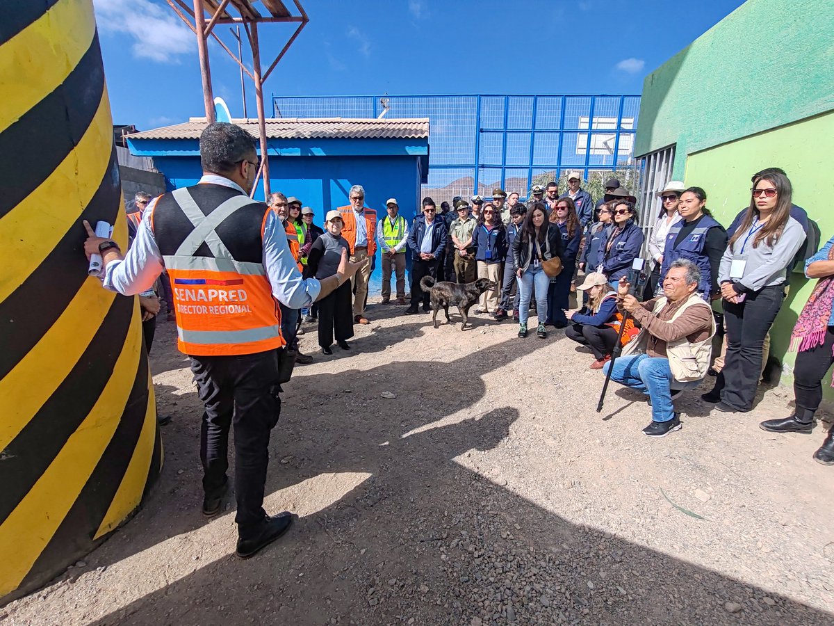 sernageomincl's tweet image. 📍 #Antofagasta | Nuestra Dirección Regional, encabezada por Yerko Díaz, participó en un simulacro de remoción en masa realizado en #Taltal. Coordinado por @SENAPRED y @Adapta_Clima, donde se probó un sistema pionero de alerta temprana con sirenas y balizas #GestiónDelRiesgo