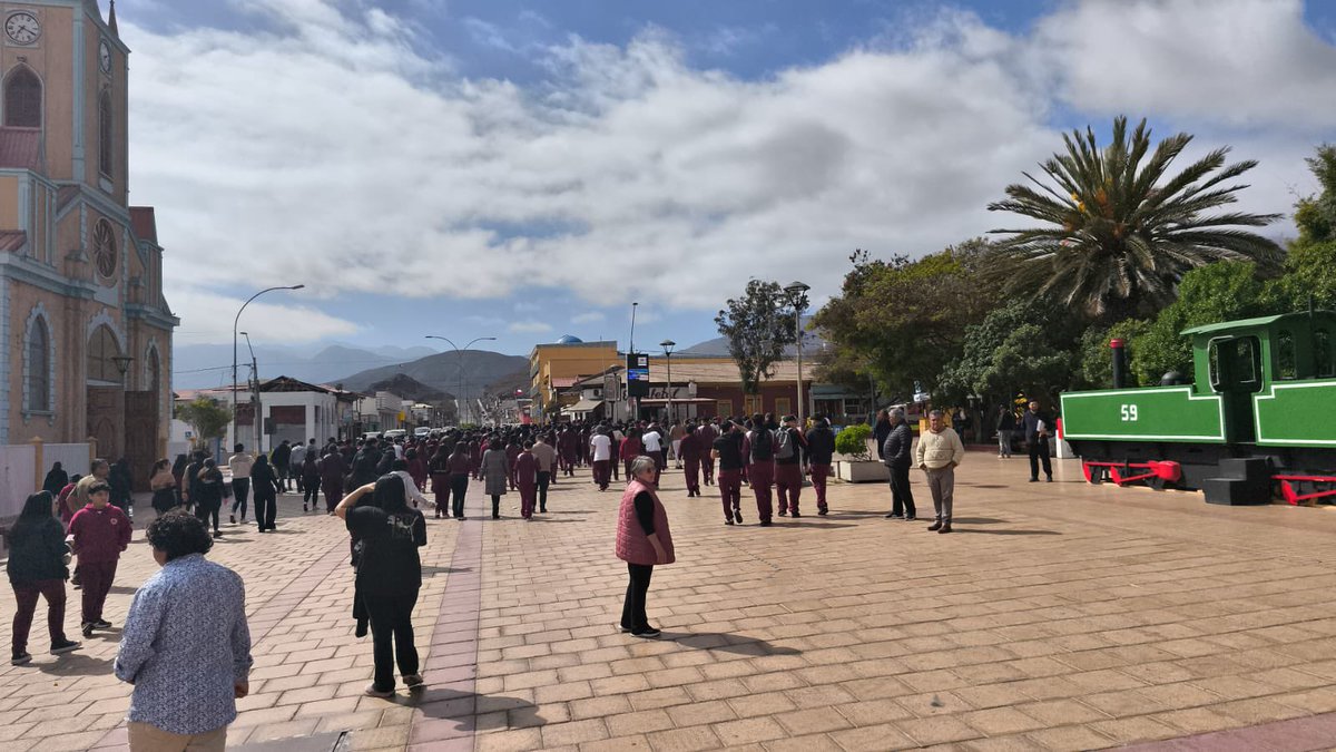 sernageomincl's tweet image. 📍 #Antofagasta | Nuestra Dirección Regional, encabezada por Yerko Díaz, participó en un simulacro de remoción en masa realizado en #Taltal. Coordinado por @SENAPRED y @Adapta_Clima, donde se probó un sistema pionero de alerta temprana con sirenas y balizas #GestiónDelRiesgo