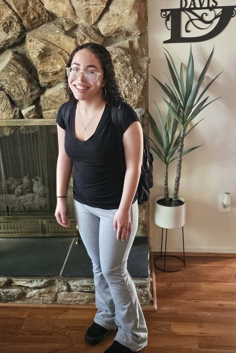 ByClaytonDavis's tweet image. My daughter started high school.

I&apos;m not well.

#StopTime #kids