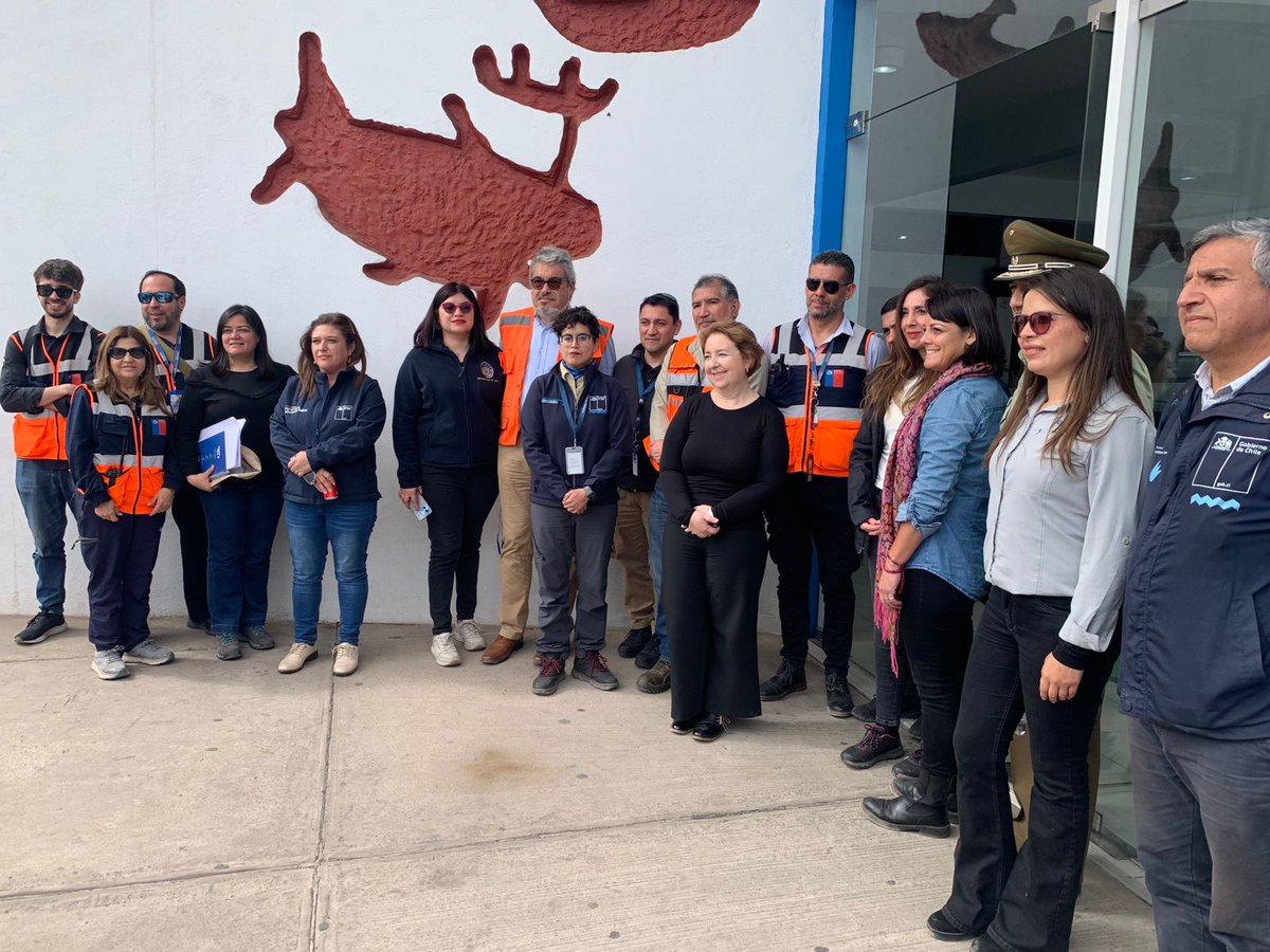 sernageomincl's tweet image. 📍 #Antofagasta | Nuestra Dirección Regional, encabezada por Yerko Díaz, participó en un simulacro de remoción en masa realizado en #Taltal. Coordinado por @SENAPRED y @Adapta_Clima, donde se probó un sistema pionero de alerta temprana con sirenas y balizas #GestiónDelRiesgo
