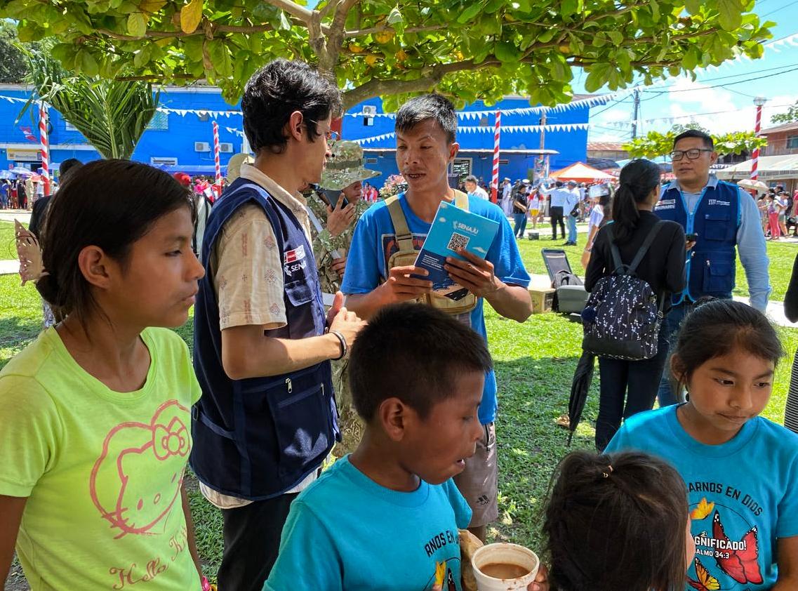 MineduPeru's tweet photo. El ministro Morgan Quero, junto al premier Eduardo Arana y otros ministros, llegaron al municipio Santa Rosa como parte del fortalecimiento del Estado en las zonas de frontera, para supervisar acciones en educación, salud e inclusión en la Isla Chinería. #SantaRosaDeLoretoPerú https://t.co/jicQgDvc4v