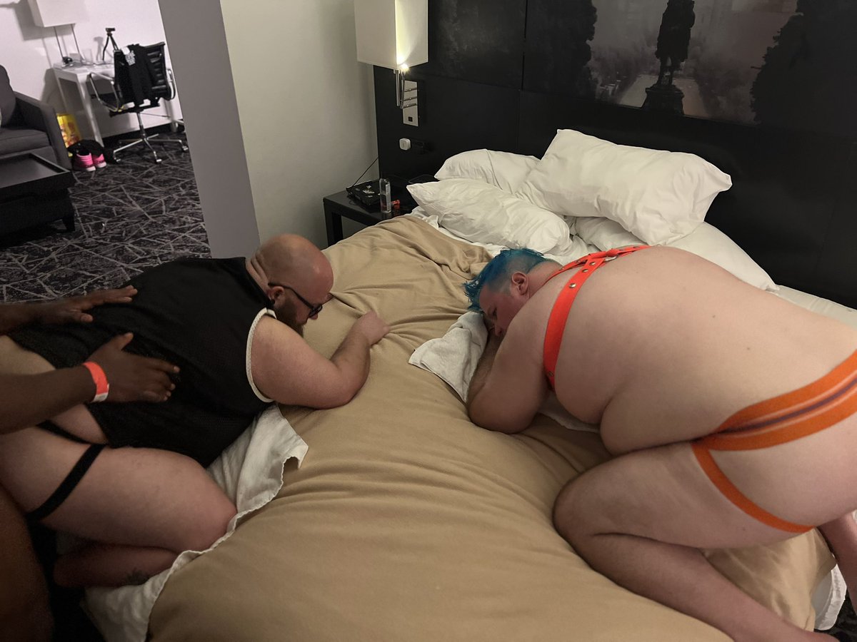 Friday night <a href="/Exodik1/">Exodik</a> and I will be taking loads. You in Philly and wanna fuck? 🥵