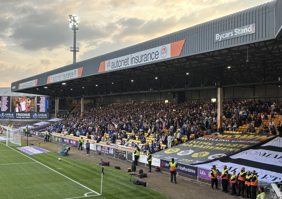 Cardiff City Supporters At Portvale (Tonight)🏴󠁧󠁢󠁷󠁬󠁳󠁿👏…

Credit- (<a href="/fan_banter/">Fan Banter</a>)
(#)- #CCFC | #PVFC
