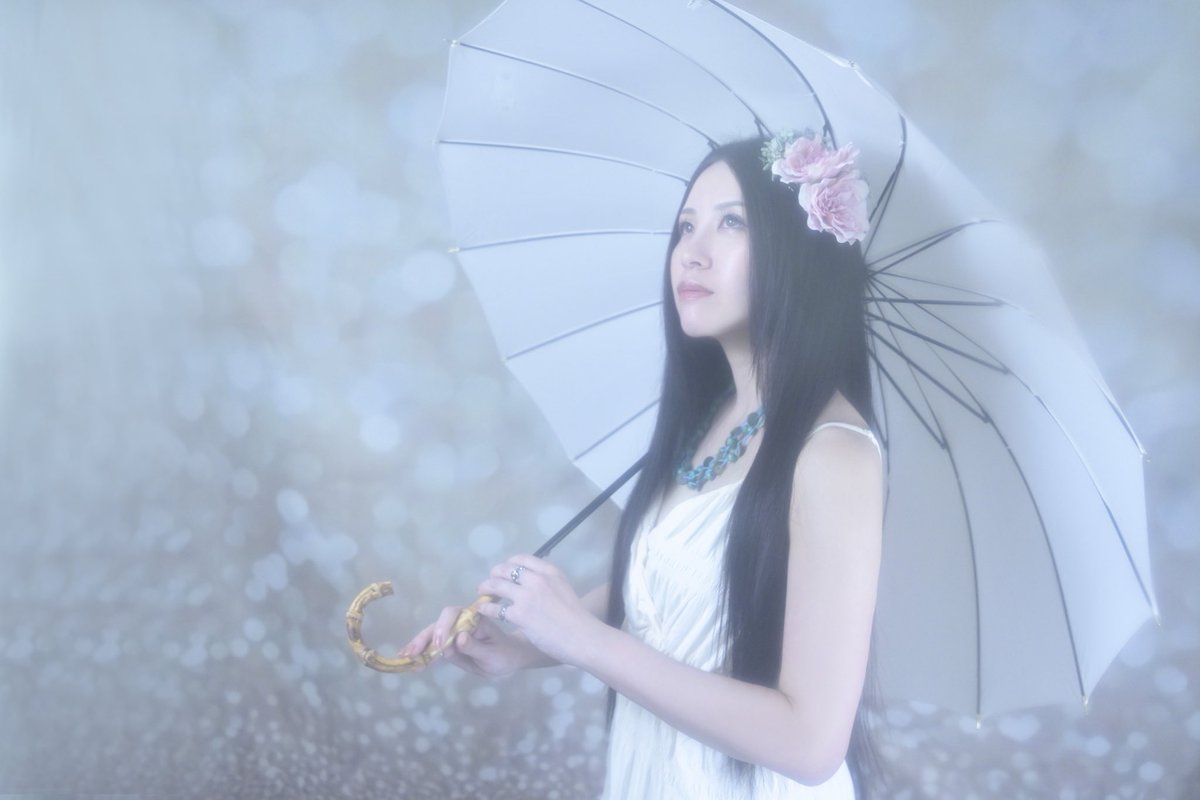 せるみん(<a href="/serumin/">せるみん</a> )に撮ってもらった写真たち厳選した！
今回もどれも良過ぎて選ぶの迷いまくりました🤣

歌のサムネ用だったので傘持って、雰囲気も曲のイメージに合わせてもらいました☂️

私の、「こんな感じで〜」っていうのをいつも的確に再現してくれるのほんとすごい