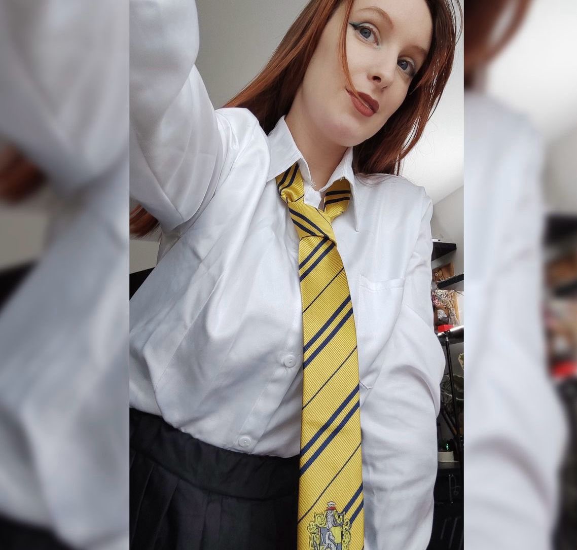 terefur47's tweet photo. Hufflepuff? Nah, more like Heartbreaker House. 💛💀 https://t.co/hgXwlBFB3r