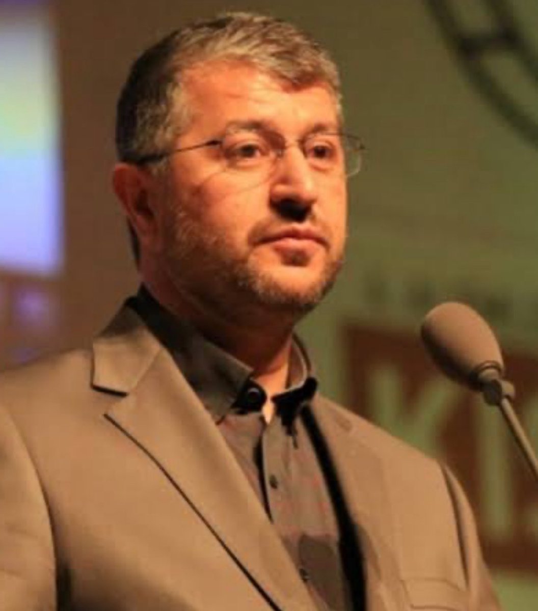 Biz buradayız! Hakikatin, hocamızın, yanındayız! Sosyal medyada yalan yayanlara sesleniyoruz: Bu millet uyanık, bu ümmet ayakta! Muhammed Emin Yıldırım yalnız değildir onurumuzdur