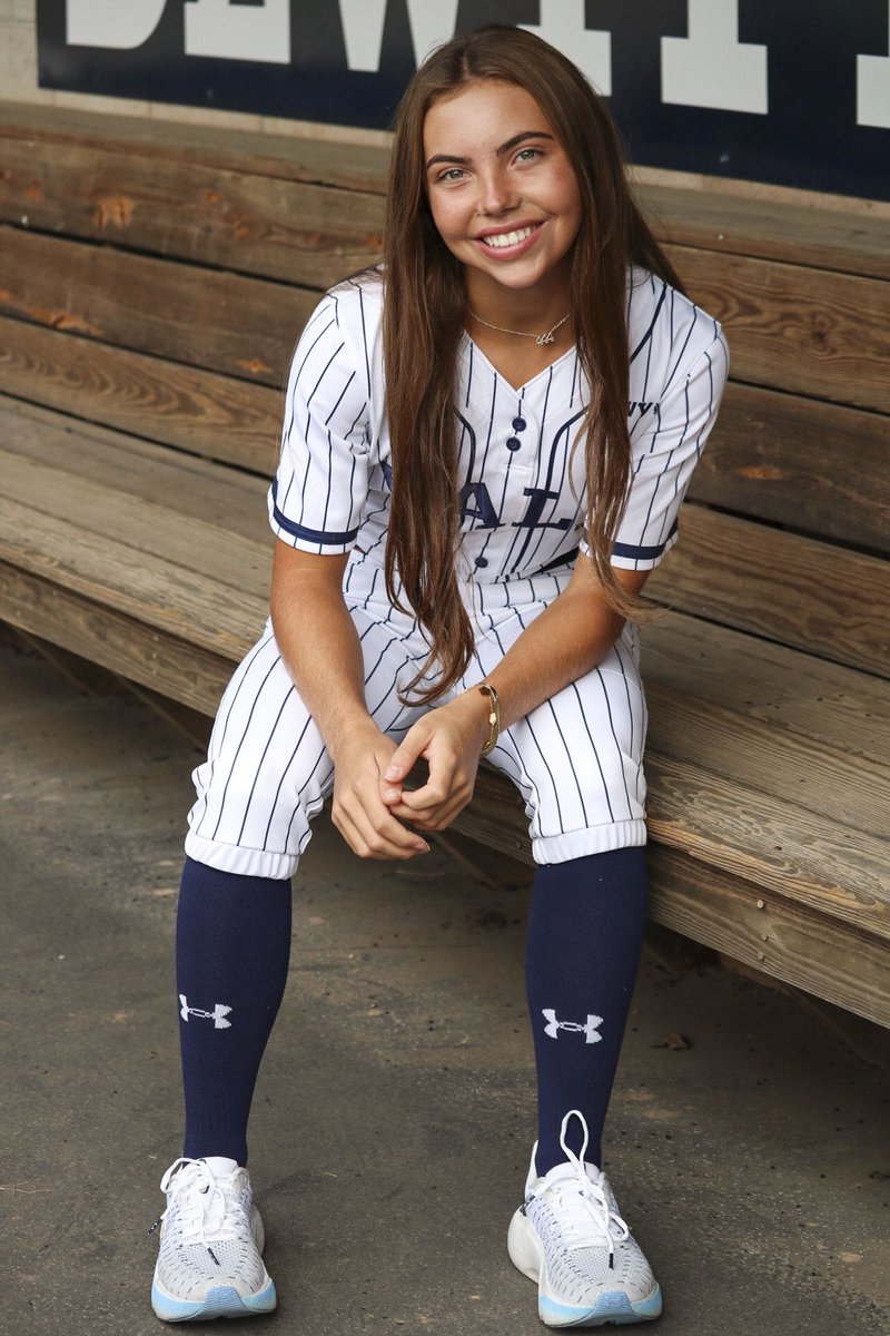 🚨Birthday Alert🚨 

Wishing a very happy birthday to Demi Donahoe! 🎂

Enjoy your special day!💙