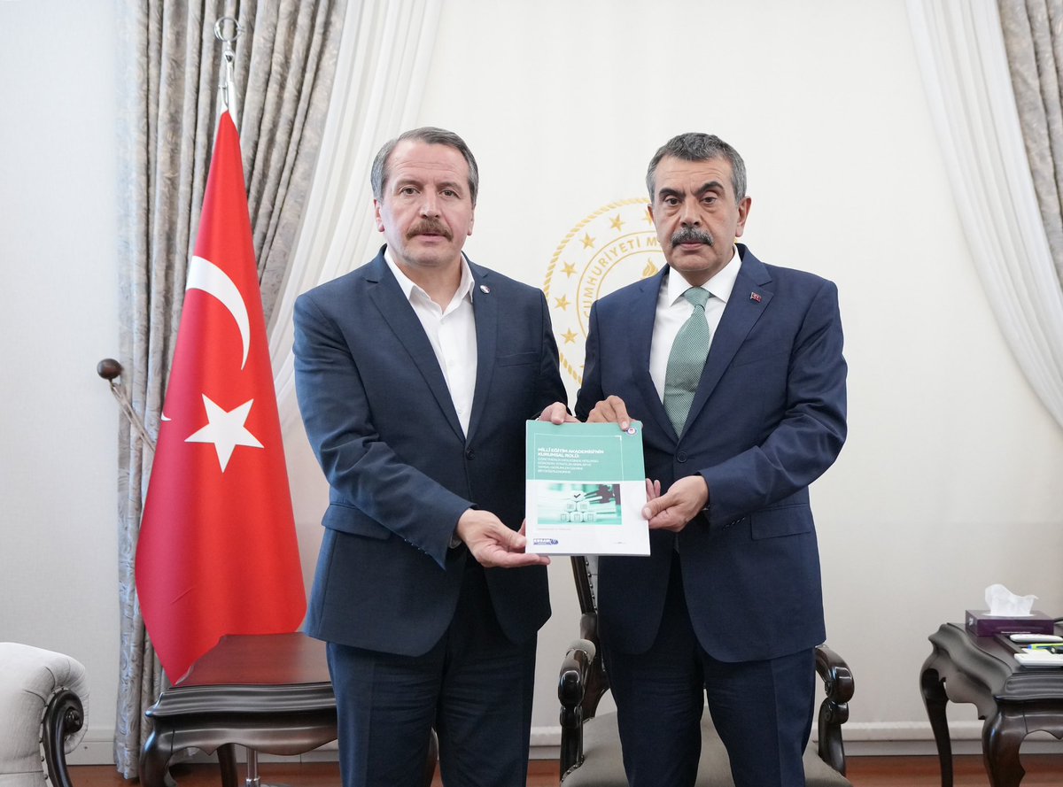 Genel Başkanımız Ali Yalçın, Milli Eğitim Bakanı Yusuf Tekin’i ziyaret etti. Genel Başkanımız ziyarette;

▪️ Eğitim ve bilim çalışanlarının mali ve özlük haklarının geliştirilmesi için 8. Dönem Toplu Sözleşme masasına taşıdığımız tekliflerimizi paylaştı. 

▪️ Kariyer basamakları