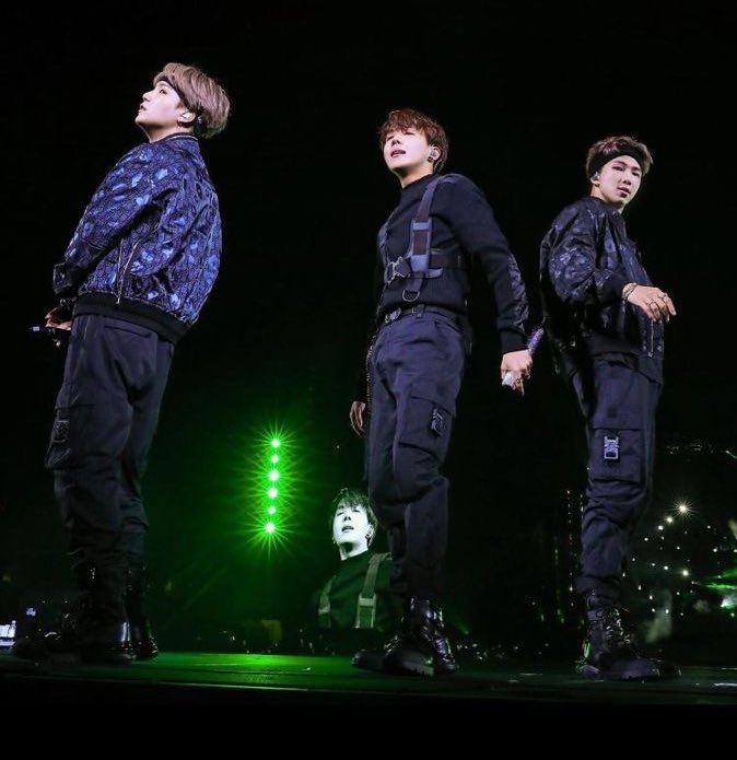 [📊 CHARTS]

#RM now joins #AgustD &amp; #Jhope as the Only K-pop/Korean rappers to reach 3 Billion streams in Spotify's history..!

CONGRATULATIONS NAMJOON 
CONGRATULATIONS SUGA 
CONGRATULATIONS J-HOPE 
BTS RAP LINE SUPREMACY