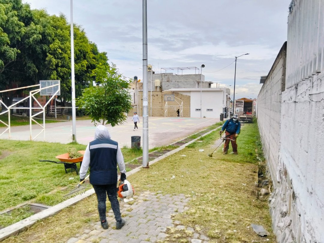 Servicios_Pub's tweet photo. ¡Le dimos una manita de gato al parque de las #Patinetas en Mateo de Regil! 🛹🌳
Realizamos poda, limpieza y mantenimiento, lo dejamos requetechulo para que las y los ciudadanos lo disfruten al 💯.
#LaCapitalImparable🪽 https://t.co/F8556qqbG0