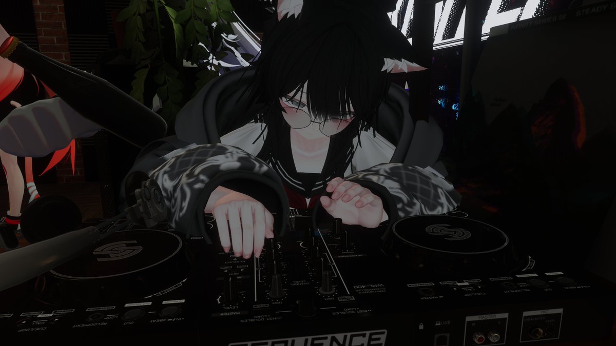 RandomBean_'s tweet image. 沒想到隨手玩個DJ 就這樣接龍一路嗨到凌晨三點
沒事 早上9點上班 2罐紅牛下去 又是一條活龍=)