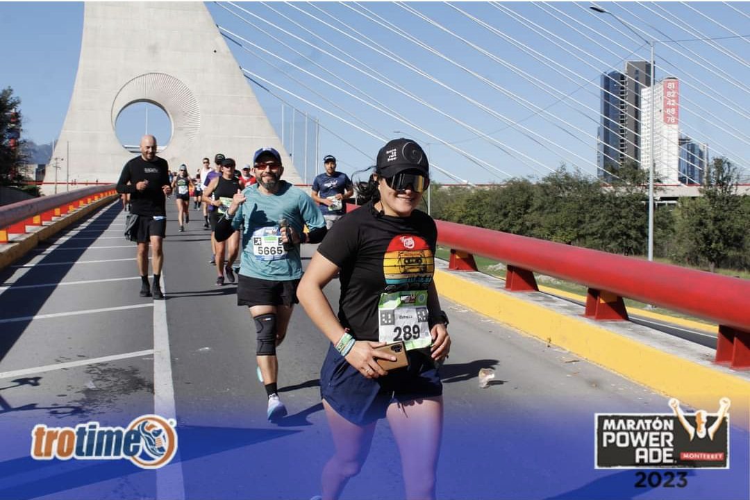 Esmerleonv's tweet photo. @YogaWithCriss @Blanch_Stela @CorroAMiPaso @MeEncantaCorrer @misanmiguel @RunSalud20 @yoelegicorrer1 @Aca_Runners @Comunirunners @LosCobardesTea1 Feliz día a todos los Maratonista!!👊💪🏃‍♀️❤️🫶✨️ vamos por el 4to Maraton,llevo más #UltraMaratones qué Maratones jaja pero ahí vamos donde la Magia de ser #UltraDemente #Trailera y #Ciclista y futura #IronWoman  👊💪 🏊‍♀️ +🚴‍♀️ +🏃‍♀️comenzó y por más aventura por conquistar https://t.co/uXF5i9v5nn