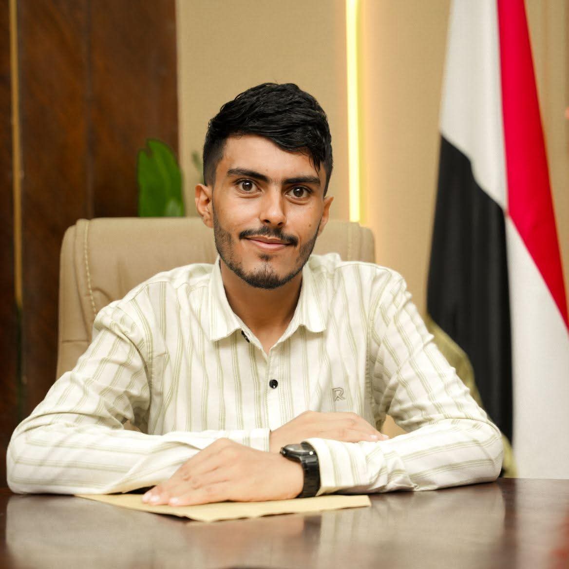 <a href="/nafea_2020/">‏نافع بن كليب</a> هذا مأمون الشيباني الذي يقول انه عدني ادخلوا صفحته على الفيس بوك ستعرفوا حقيقته..
يظهر من معقل ثوار الجنوب وموطن الابطال يفتخر بعلم الوحده بصورة مستفزه .