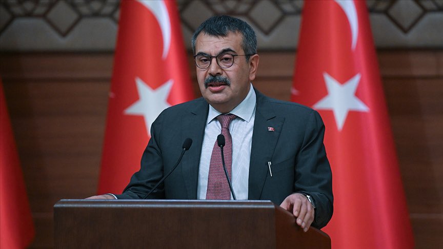 Ercan TÜRK (@ercanturk28) on Twitter photo Bakanlık olarak en temel görevlerimizden biri; bizi biz yapan değerleri yaşatmak, bizi bir arada tutan millî şuuru çocuklarımıza aktarmaktır. Bu değerler sayesinde; sevinçte ve tasada aynı hissiyatla hareket eden, birliğiyle güçlü kalan bir millet olduk.
<a href="/Yusuf__Tekin/">Yusuf Tekin</a>
<a href="/tcmeb/">Millî Eğitim Bakanlığı</a> Bakanlık olarak en temel görevlerimizden biri; bizi biz yapan değerleri yaşatmak, bizi bir arada tutan millî şuuru çocuklarımıza aktarmaktır. Bu değerler sayesinde; sevinçte ve tasada aynı hissiyatla hareket eden, birliğiyle güçlü kalan bir millet olduk.
<a href="/Yusuf__Tekin/">Yusuf Tekin</a>
<a href="/tcmeb/">Millî Eğitim Bakanlığı</a>