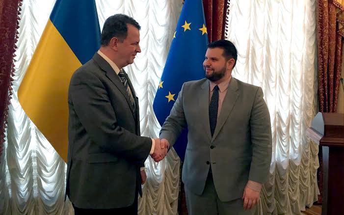 🇷🇴🤝🇺🇦 La zece ani de la ultima a mea vizitã în Ucraina în calitate de ministru delegat pentru românii de pretutindeni, salut intenția autorităţilor de la Kiev de a declara ziua de 31 august ca zi a limbii române! Astfel această zi importantă pentru noi va fi sărbătorită acum nu