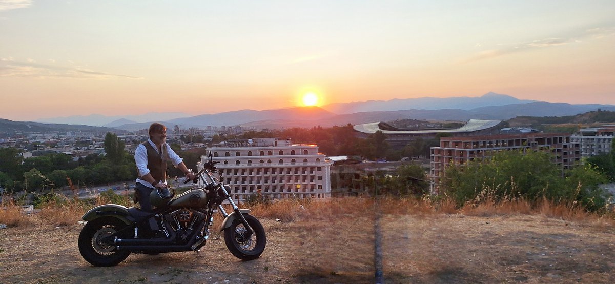 одамна го неам покажано колку ми е голем и убав...