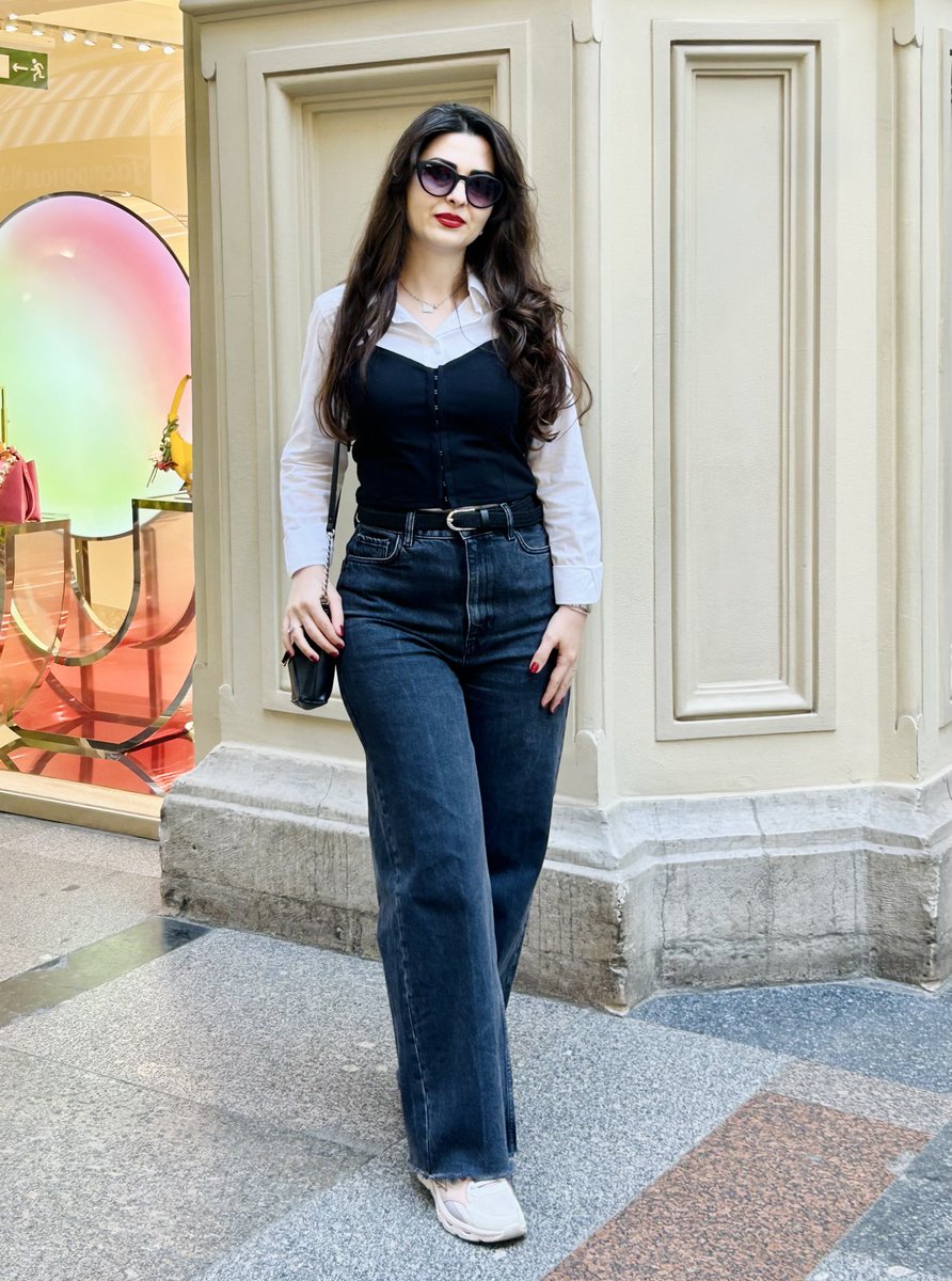 Dünyanın varlık amacı sevgidir 
Allah bizim sevgiyi yaşamamızı istiyor 
❤️🙏🏻

——
iphone 17 masur Üsküdar st. Patrick