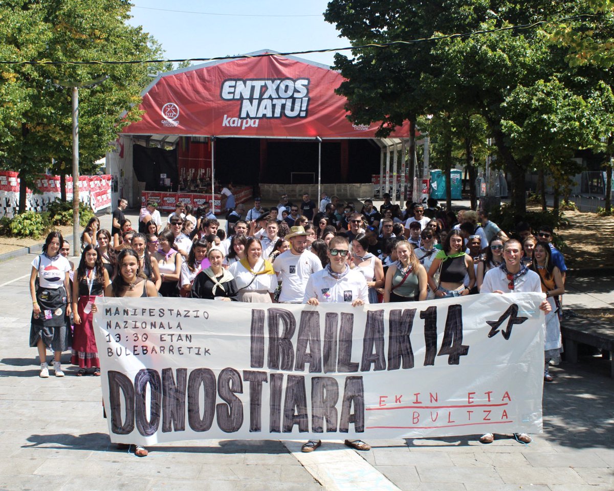Urtero bezala, Gasteizko gazte eguna ospatu dugu. Gazte independentistok argi utzi dugu bultza egiteko unea dela, eta Irailaren 14an Donostiako kaleak hartuko dugu.

EKIN ETA BULTZA ASKATASUNERA!✊🏼