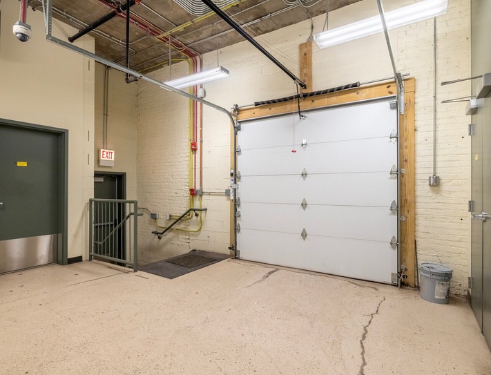 StraussChicago's tweet image. 1821 Berteau: Three-Story Office Building for Sale or Lease in #Ravenswood. Contact Craig Wolf  craig@straussrealty.com  #officebuilding #chicagooffice #officespace #lightproduction #loftoffice #redevelopment #officeforlease #investmentopportunities #realestate