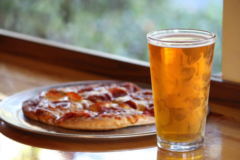 National IPA Day is the perfect time for Extreme pepperoni pizza! 🍕 #ExtremePizza #nationalipaday #ipa #beer #craftbeer #pizza #pizzatime