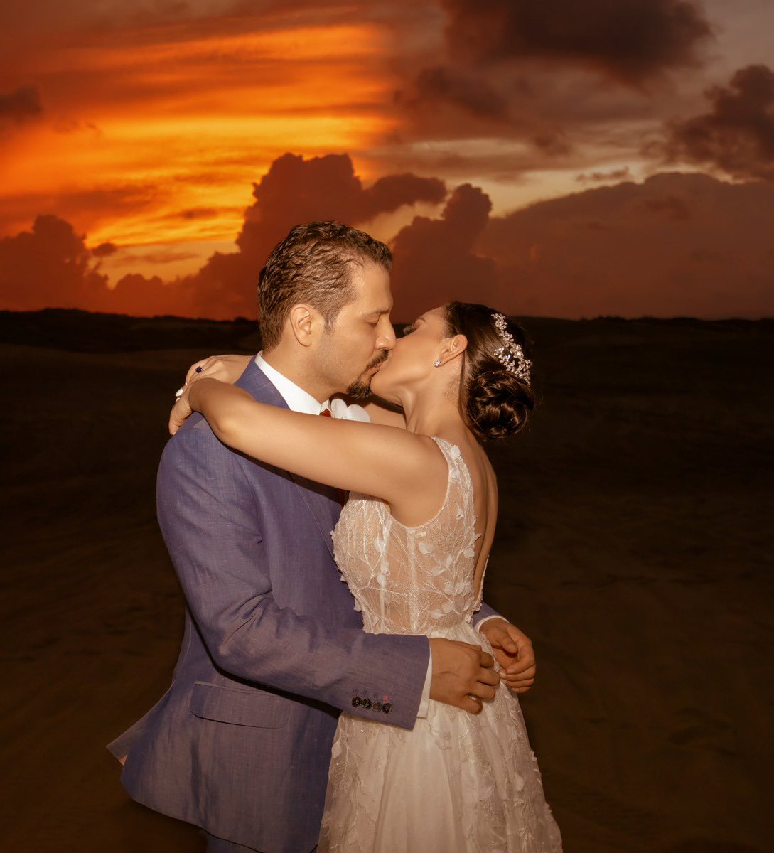 Qué importa el mundo entero… si lo único que quiero… eres tú 💙 <a href="/aaguirre_g/">Alejandro Aguirre G.</a> 
4 años y contando…