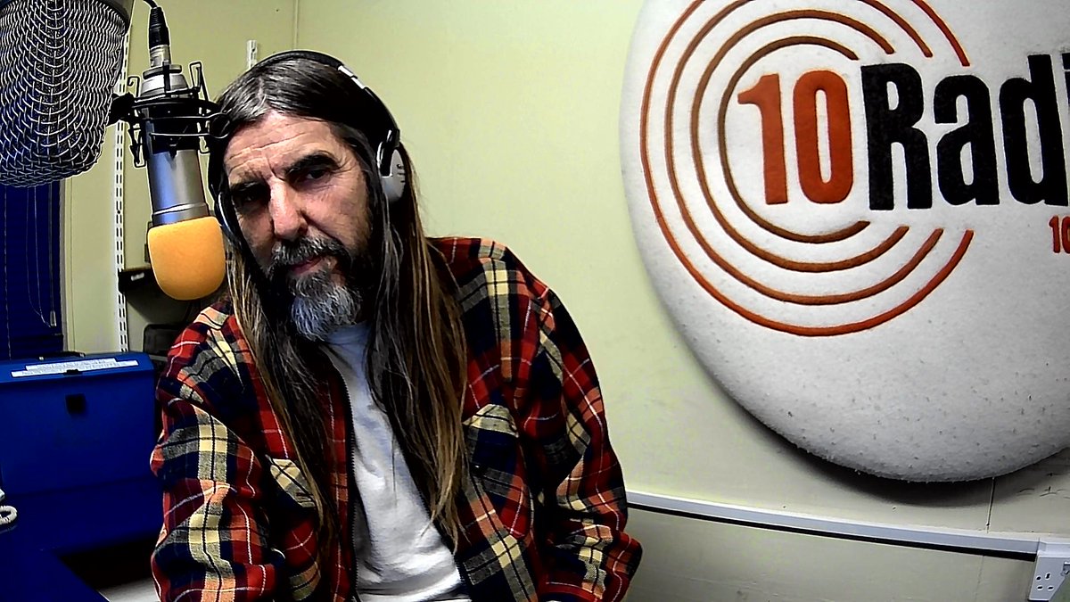 Evening, just in the <a href="/10RadioCIC/">10Radio</a> studio for what I hope will be a great 2 hours of #rock and #Metal

Hope you can join me on

105.3fm - radio apps or  10radio.org
