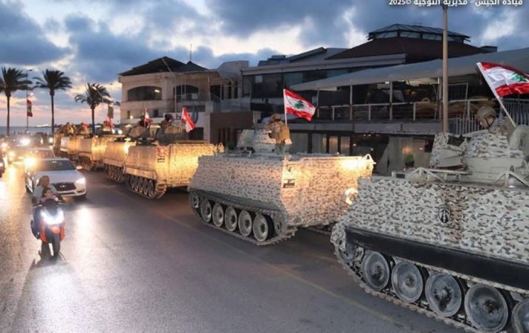 لبنان لن ينهض طالما بقي ساحةً للصراعات الخارجية. 

حصرية السلاح، قرار وطني شجاع يحمي السيادة، ويُخرجنا من لعبة المحاور.

نريد دولة قانون، وجيشًا واحدًا، وعدالة واحدة.

الخلاص يبدأ حين نضع مصلحة لبنان أولًا، وننتمي لوطن لا لطائفة ولا لمحور.

#لبنان 
#الاستقلال_الثالث