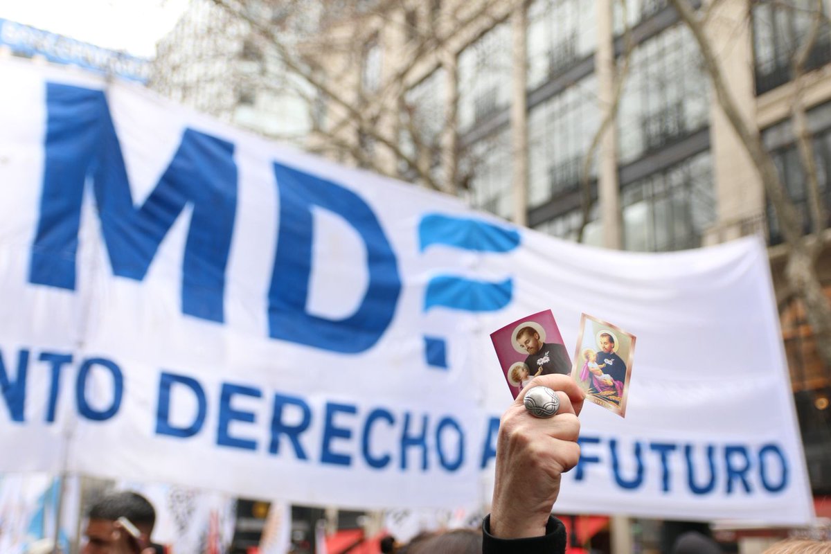 La Patria es el Otro (@patriaeselotrok) on Twitter photo 🔆🇦🇷 SIN TRABAJO NO HAY FUTURO
En defensa del trabajo, de la producción y del futuro de la Patria, marchamos encolumnados en el <a href="/MOVIMIENTODAF/">Movimiento Derecho al Futuro</a> y junto al movimiento obrero organizado hacia Plaza de Mayo.
#SanCayetano 🔆🇦🇷 SIN TRABAJO NO HAY FUTURO
En defensa del trabajo, de la producción y del futuro de la Patria, marchamos encolumnados en el <a href="/MOVIMIENTODAF/">Movimiento Derecho al Futuro</a> y junto al movimiento obrero organizado hacia Plaza de Mayo.
#SanCayetano