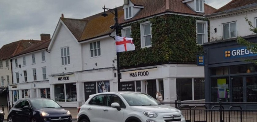 GBPolitcs's tweet image. 🚨NEW: Epping has been covered in Union Jack &amp;amp; St. Georges flags ahead of a protest tomorrow evening