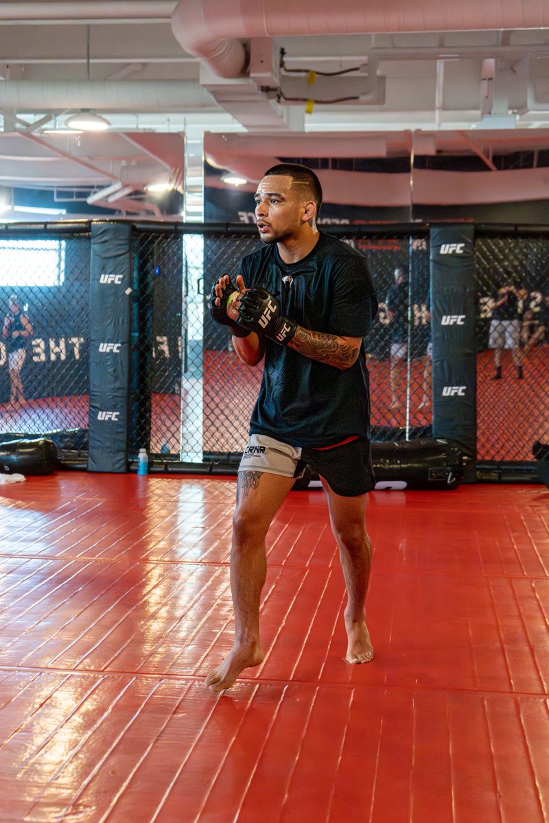 💰🖕🏻 tweet media