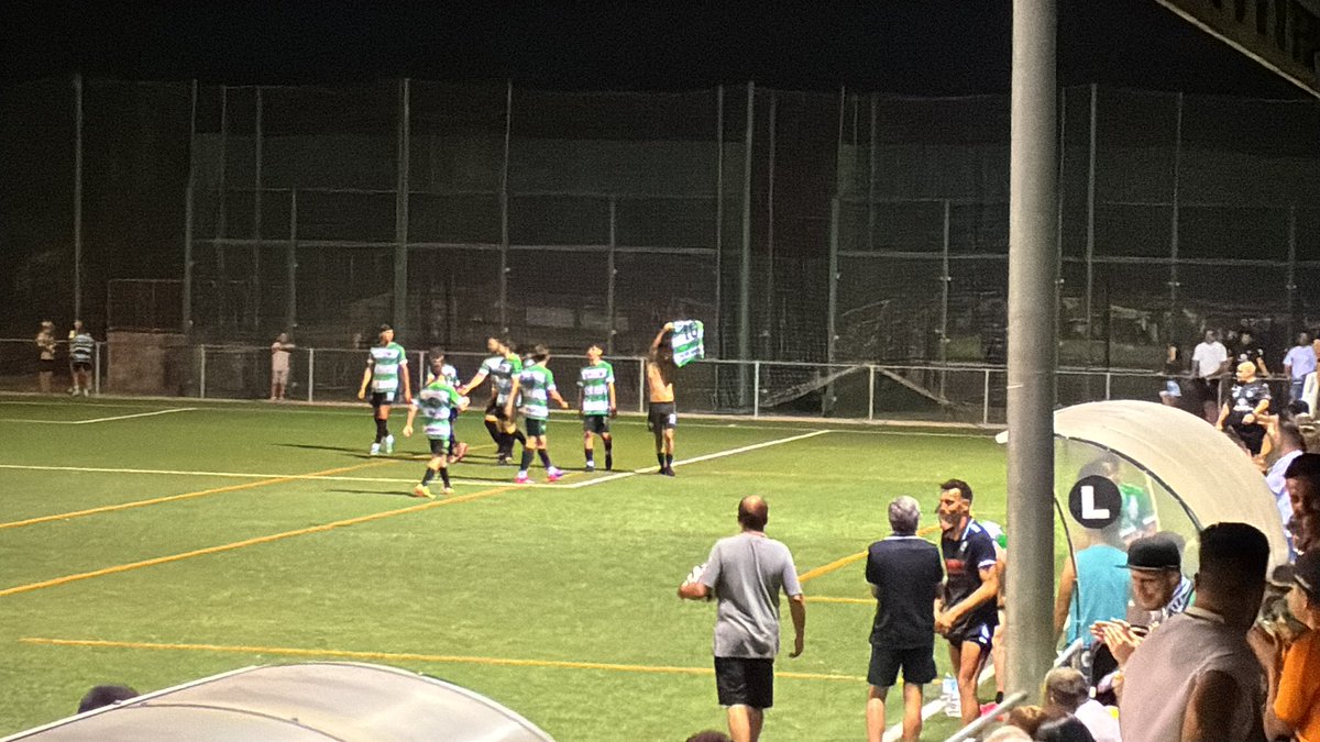 @Aitor_999 85’ | 2-1

GOOOOOOOL, córner delicioso que remata a placer uno de nuestros fichajes más prometedores: Manuel González.

Justo premio a una segunda parte monologada por parte de la Unión.

#A16PorTi💚🤍